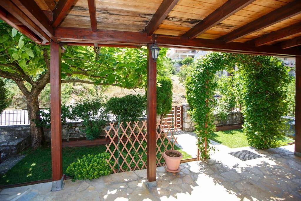 Appartamento Wooden House In Giannina Esterno foto