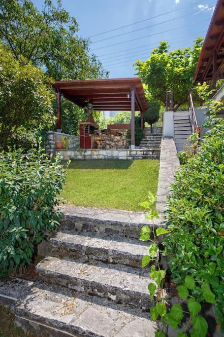 Appartamento Wooden House In Giannina Esterno foto